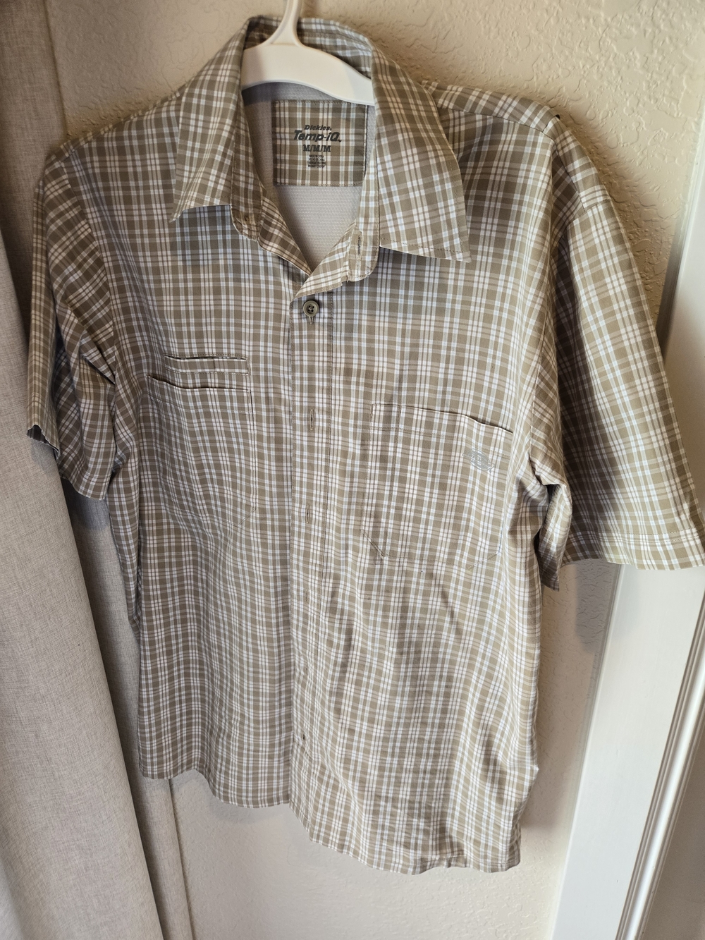 Dickies Men's Short-Sleeve Plaid Button-Down Shirt - Beige & White